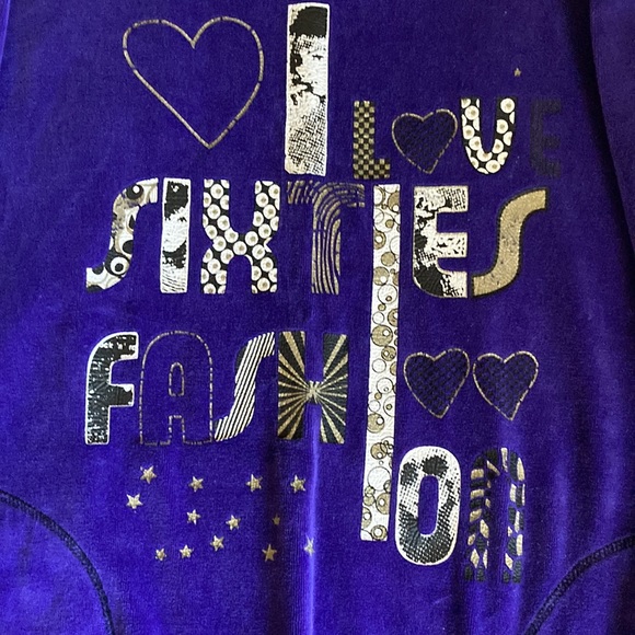 Dolcezza #medium purple velour top w/ 3/4 sleeves & kangaroo pockets. Worn w/TLC - Picture 2 of 6